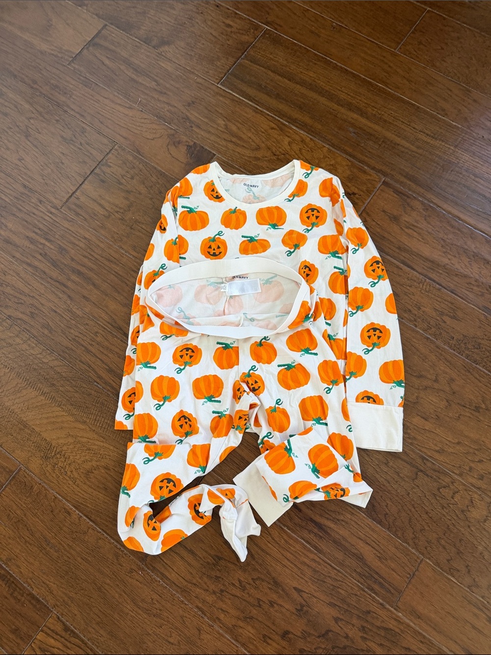 Old Navy Pumpkin Print Kids Pajama Set - White & Orange